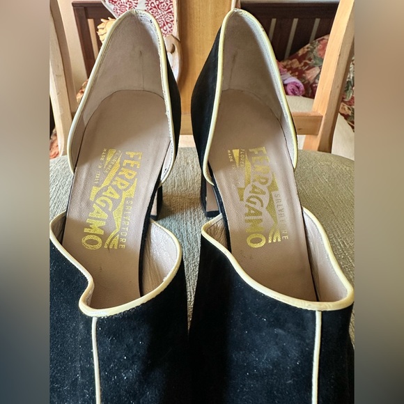 Salvatore Ferragamo size 8 Black suede Peep-Toe Heels - Picture 3 of 10